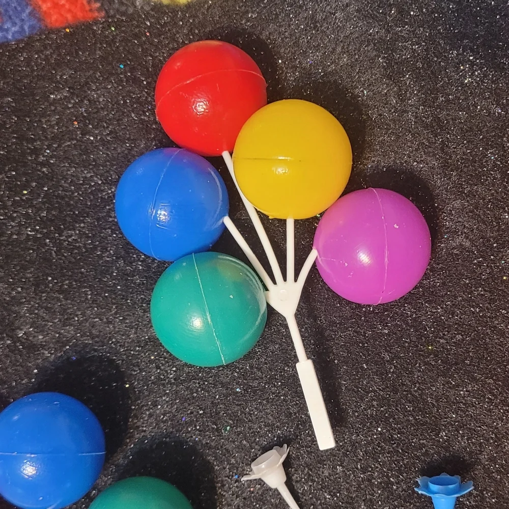 Vintage. Wilton ballon cake toppers, candle holders lot